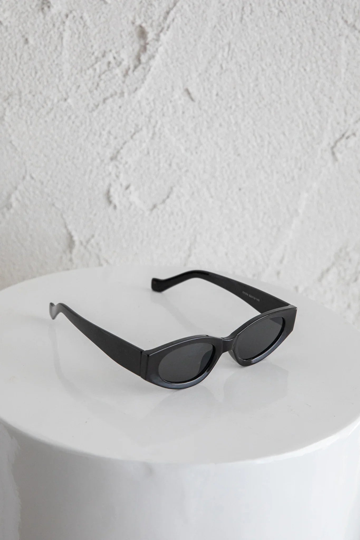 Janis Cat-eye Acetate Sunglasses Black