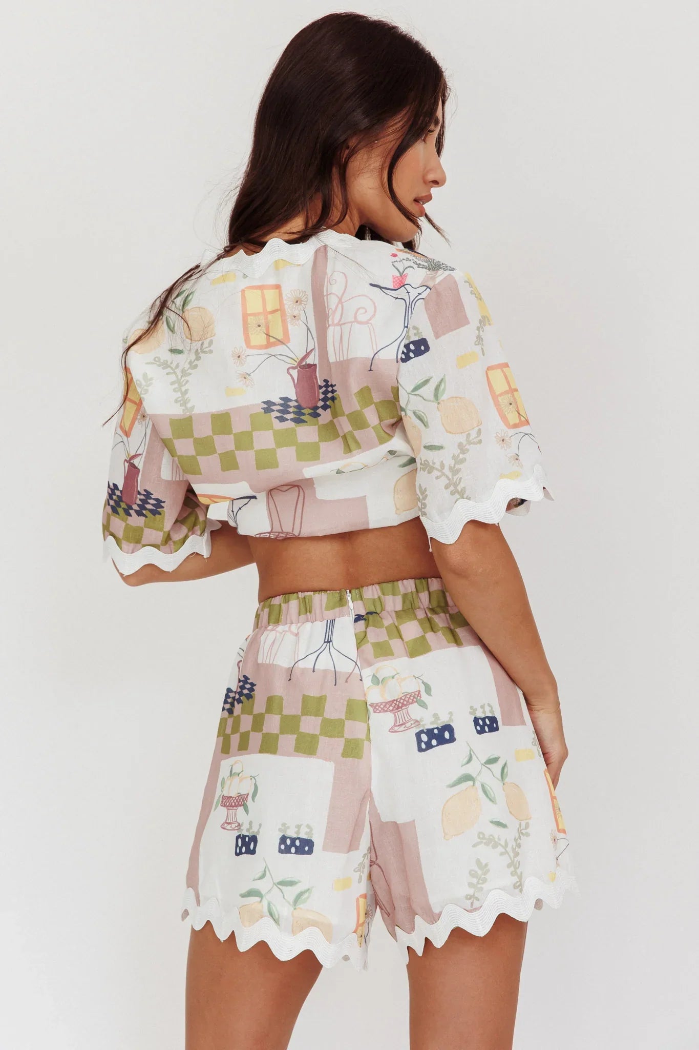 Breakaway Graphic Print Elastic Shorts Olive