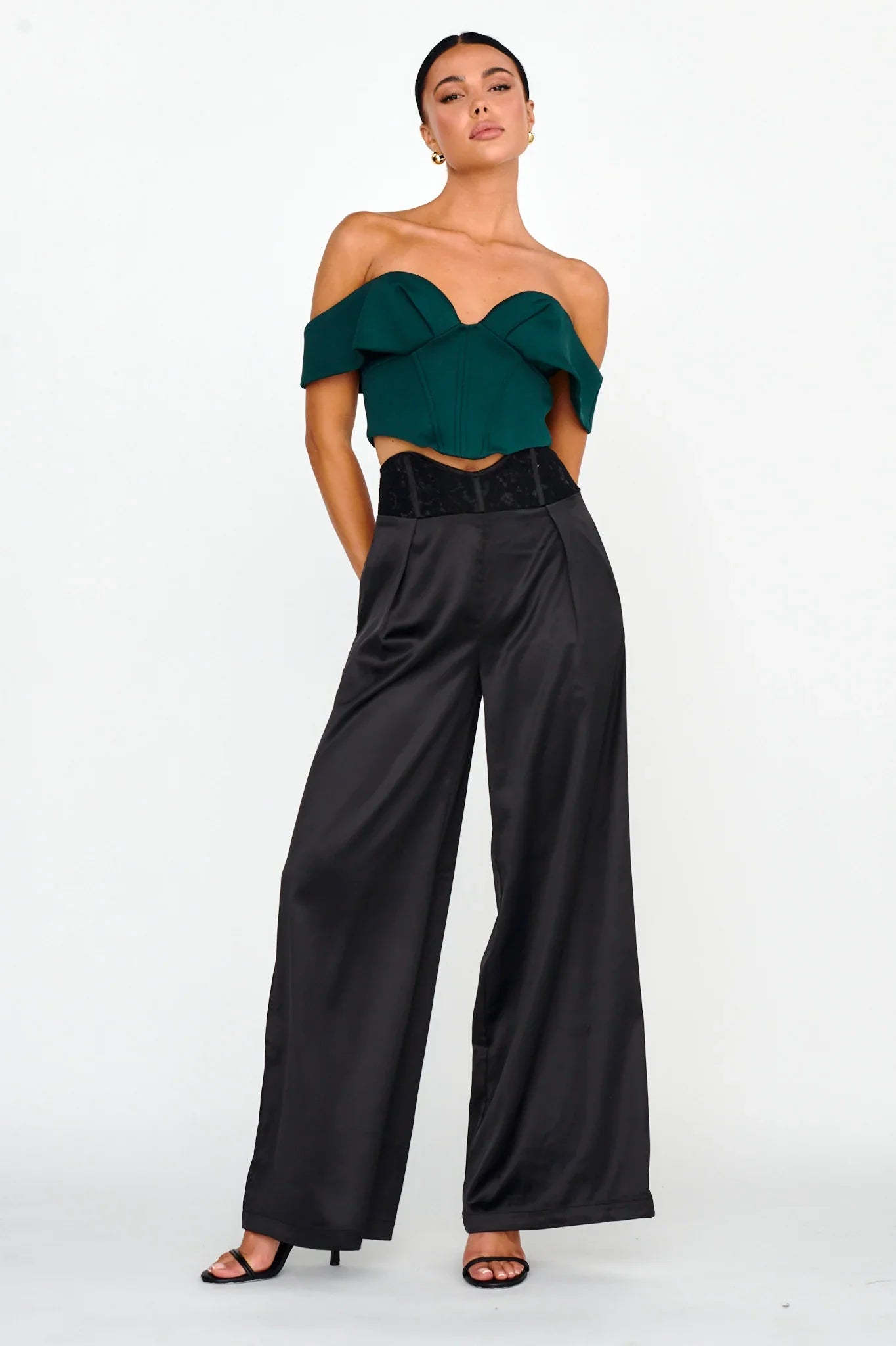 Tenicka Off-Shoulder Crop Top Hunter